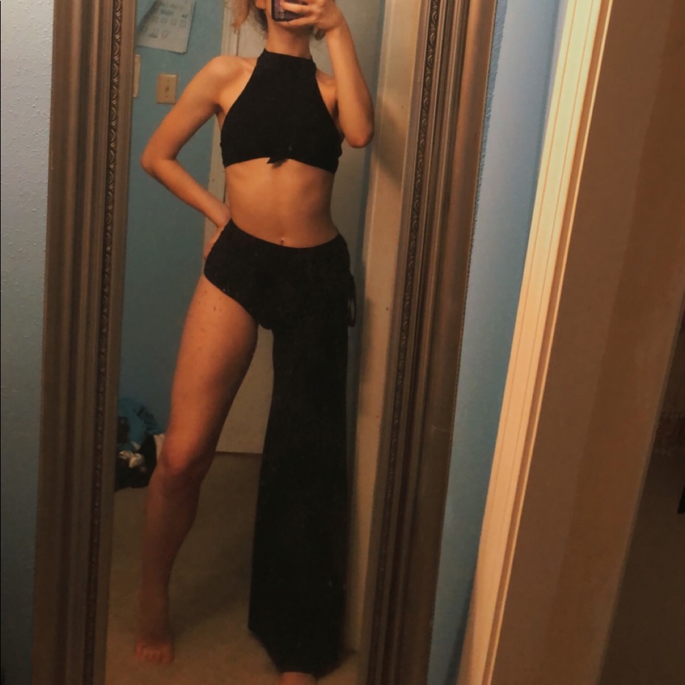 one-legged flowy pants. (best for dance costumes)